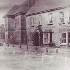 Brooklyn and Glenthorne flooded Brooklyn, in the foreground, and Glenthorne House, with the route of the river shown by the posts.