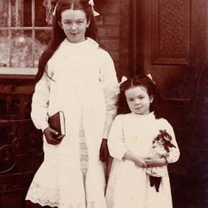 Bertha, aged 4 Bertha (and Winifred?) , Sep 1st 1911, outside Kimberley Cottage. (Identified on back.)