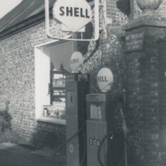 After World War II, the yard of Glenthorne was a petrol station and motor repair shop. 