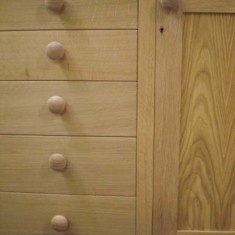 Knobs and worktop installed