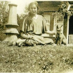 Lucy Noyce with pet fox at Colchenna