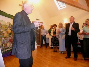 The Reverend Terry Louden thanks those who participated in the Embroidery.
