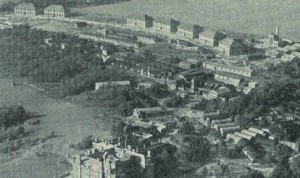 Aerial shot showing naval housing on the southern rim. 