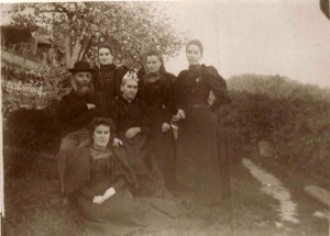 Katie, Lizzie, Evie in back row, William and Mary seated, with Ethel in front