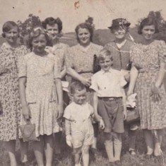 Ladies with three children Ladies with three children