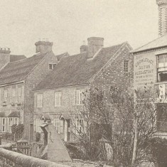 Looking west up High Street Looking west up High Street, New Inn, Brooklyn and Glenthorne, Note Crowley & Co, who bought the New Inn in 1879.