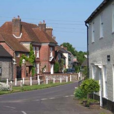 Barnards Corner  on right, and High Street with & Glenthorne House on left.