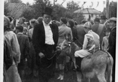 Bunting and crowd