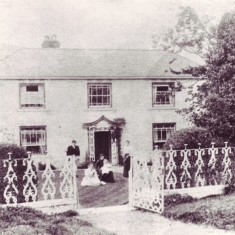 Mill House, Frogmore, with family of George Silk