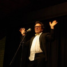 Hollis Chris Hollis compere