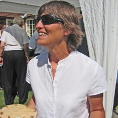 Rachel Mackinlay, hostess