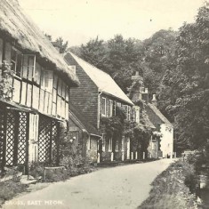 Post card of The Cross. The three cottages on the left belonged to the Kille family in the 1930s.