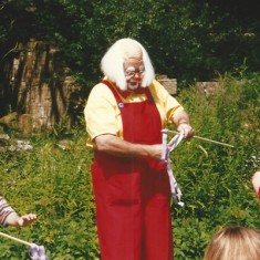 Clown entertains children