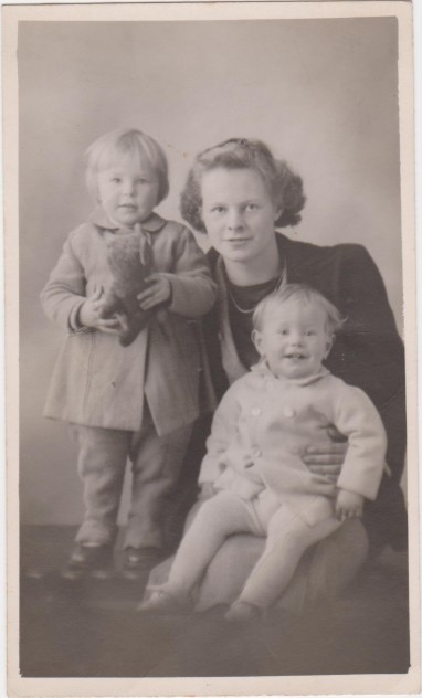 Jan 1945 Mary Bone with children