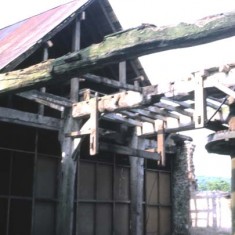 Spindle and supporting trusses Spindle and supporting trusses of Frogmore Mill.