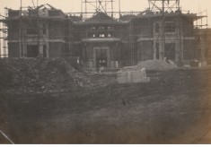 The roof appears, December 1922