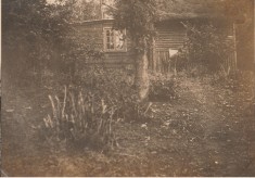 The roof appears, December 1922