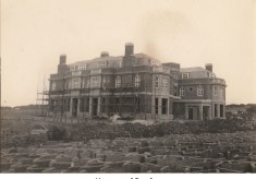 Estate buildings, 1924
