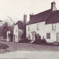 Closest, right, Middle Barnards, then with two doorways. Then, Middle Barnards, where District Nurse Micklam lived at start of 20th century. Beyond , Bell Cottages. Post crd early 20th century.