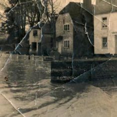 Bell Cottage & Barnards flooded 1953 Bell Cottage & Barnards flooded 1953. Collection of '50s photos at Ye Olde George.