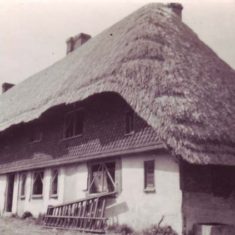 These cottages were restored and thatched in the 1930s by Horley Morder, who bought them in a dilapidated state.