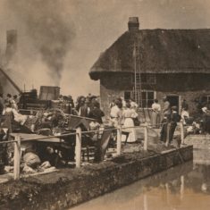 1910 High Street Fire It took an hour for the 'engineers' of Petersfield fire brigade to arrive, and villagers formed a human chain to feed water from the river to the blaze, with ladders onthe roof of Potter's General Warehouse.