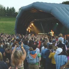 Rock star Frank turner performs at Meonfest 2017