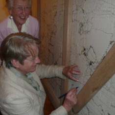 Signing the back- Tricia Blakstad