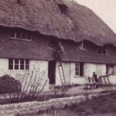 Brook Cottages being thatched, probably in the 1930s thanks to Morley Horder