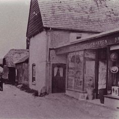 Warren's shop at Tudor House (1) Arthur Warren ran a haberdashery shep and general store from the Tudor House between the World Wars.