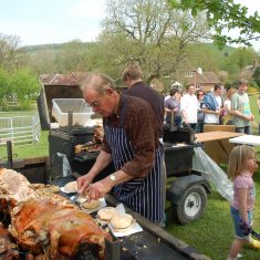 Frank_Moffatt_at+hog_roast