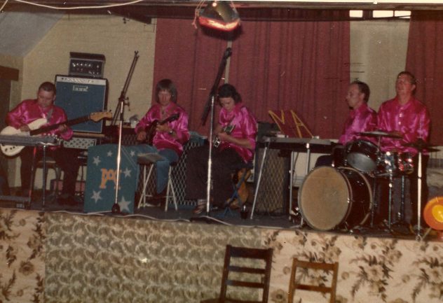 Meonaires. L to R, Geoff Marshall, Les Blackman, Robby Hamilton, David Goddard, Bill Mesher,