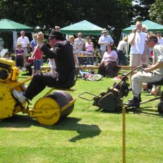 Roller v Mower race 2005