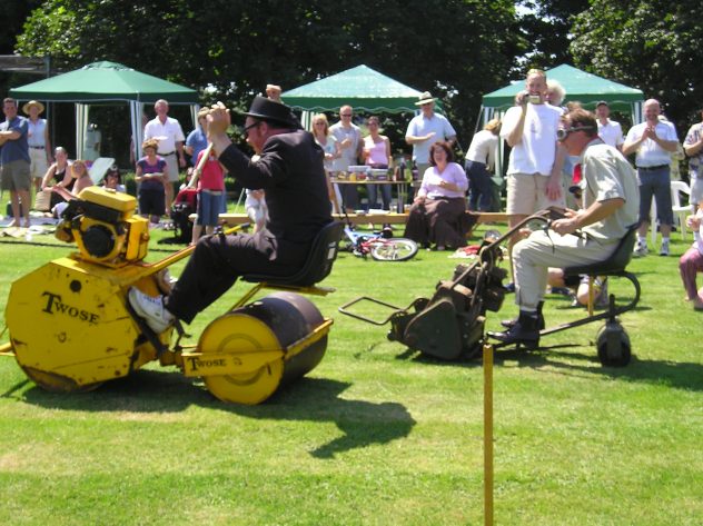 Roller v Mower race 2005