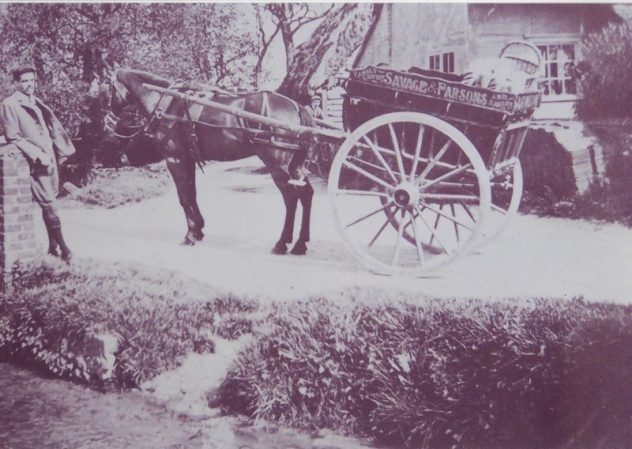 Savage and Parsons cart in Frogmore, 1920s