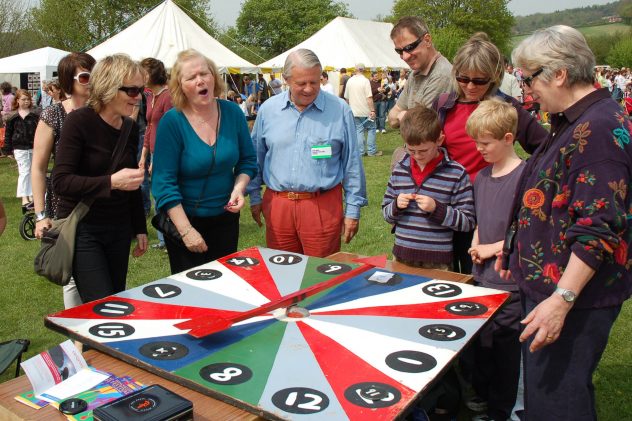 Spinning Jenny supervised by Tricia Blakstad (right) and Stewart Bussell