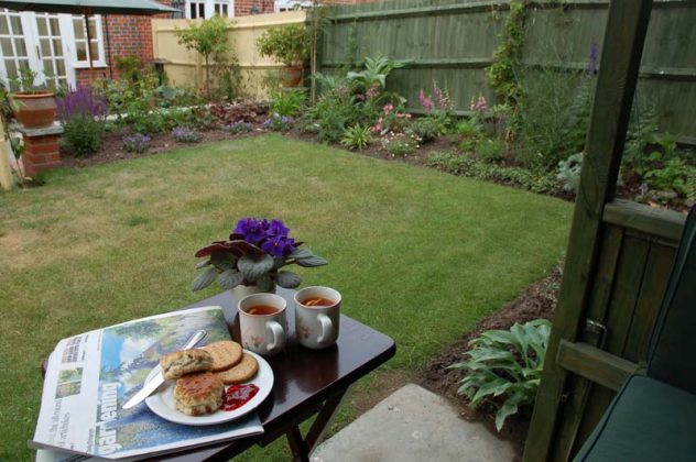 Tea and scones in Bridger garden