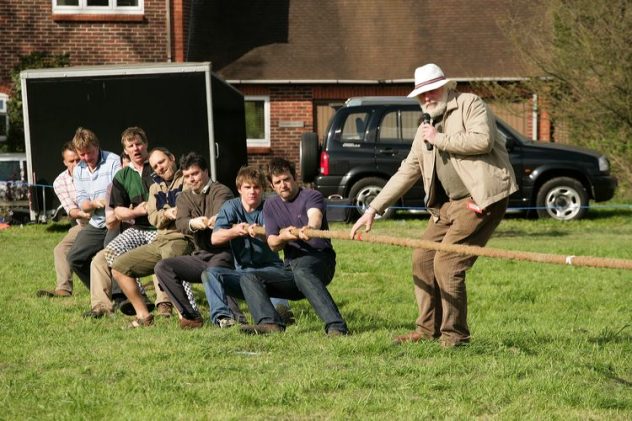 Frank Wheeler umpiring tug of war